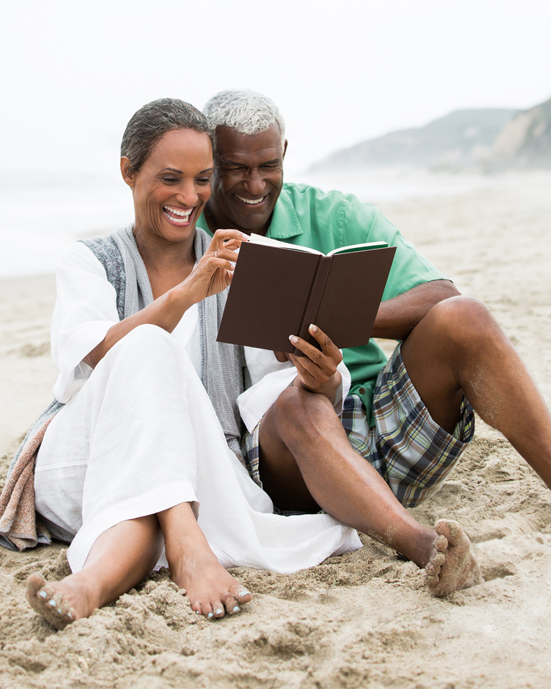 Couple-reading-800x1000.jpg