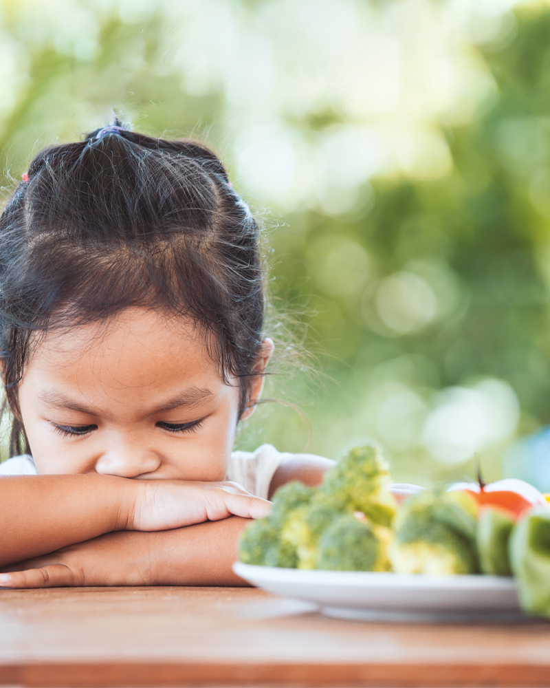Girl-avoiding-veggies-800x1000.jpg